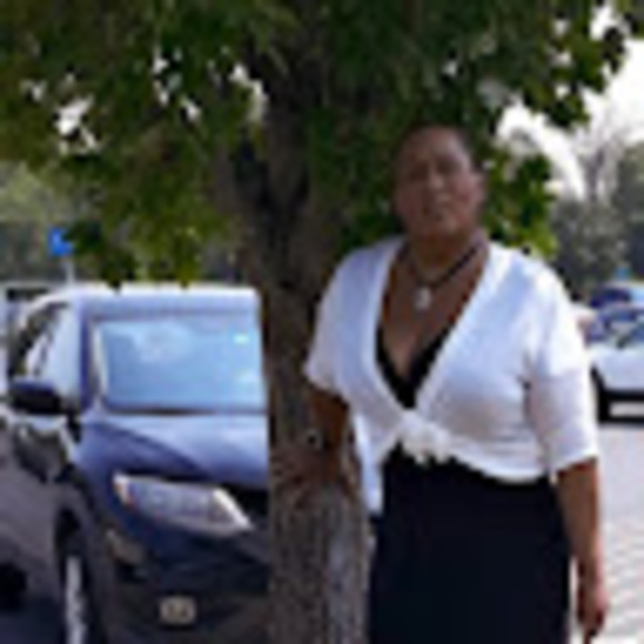 Meet your Posher, Karen - Picture 1 of 1